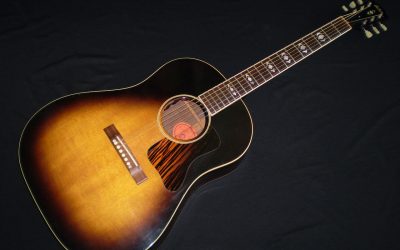 2002 Gibson Advanced Jumbo  –  £2199