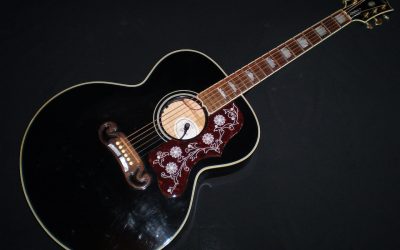 2010 Gibson SJ200 Standard Ebony  –  £3299